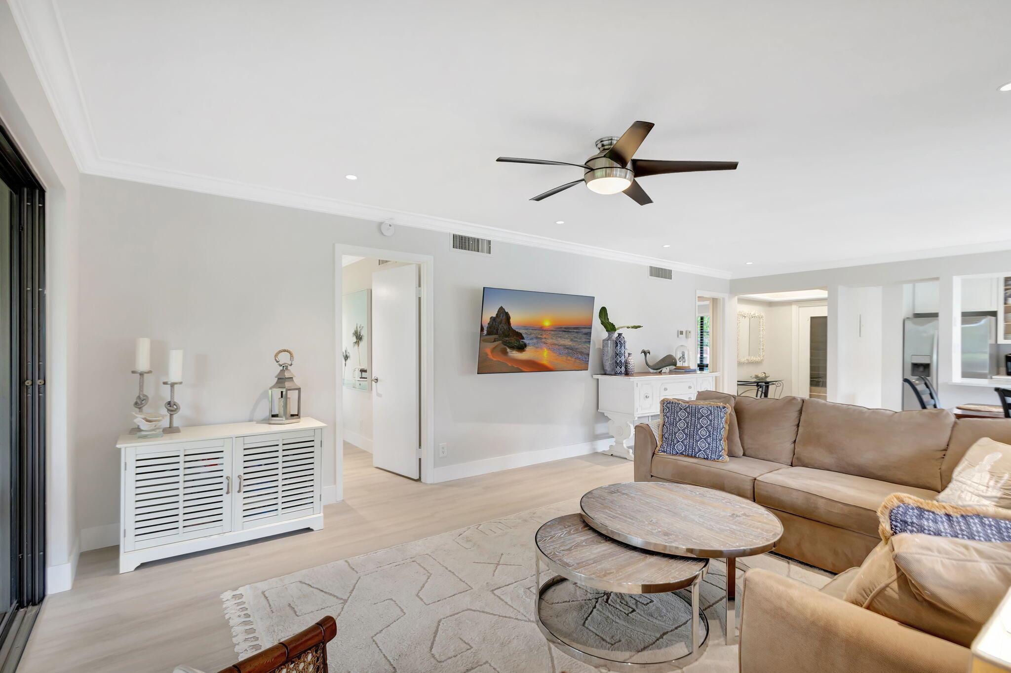 438 S Brackenwood Lane S