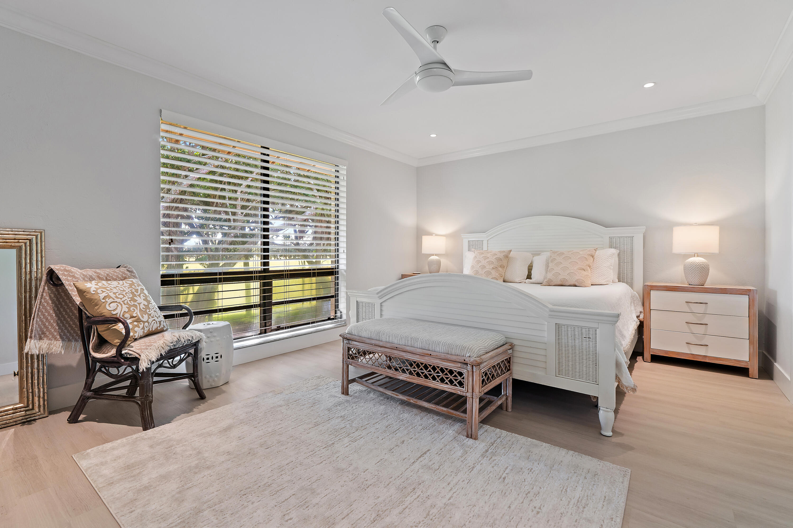 438 S Brackenwood Lane S