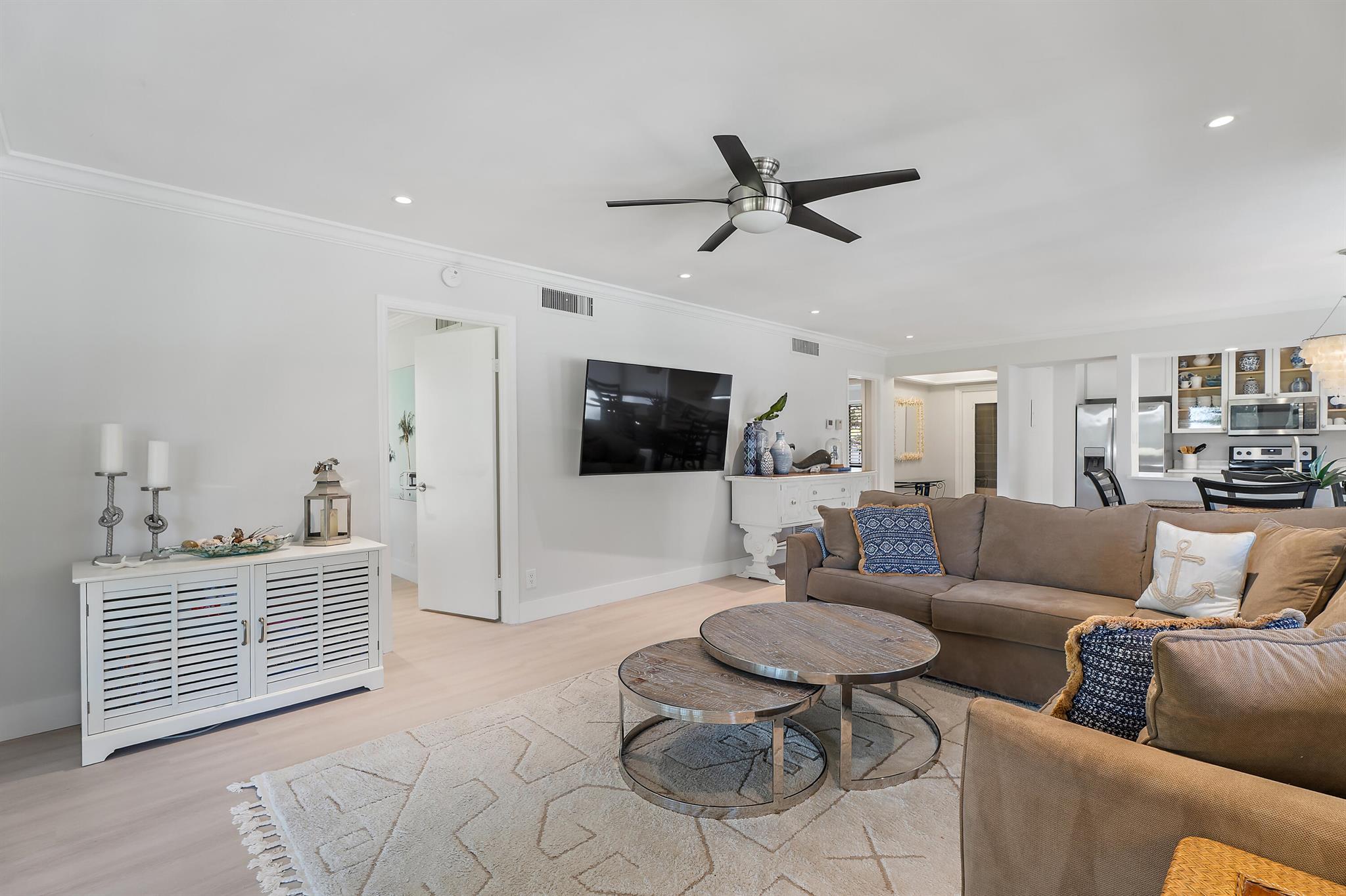 438 S Brackenwood Lane S