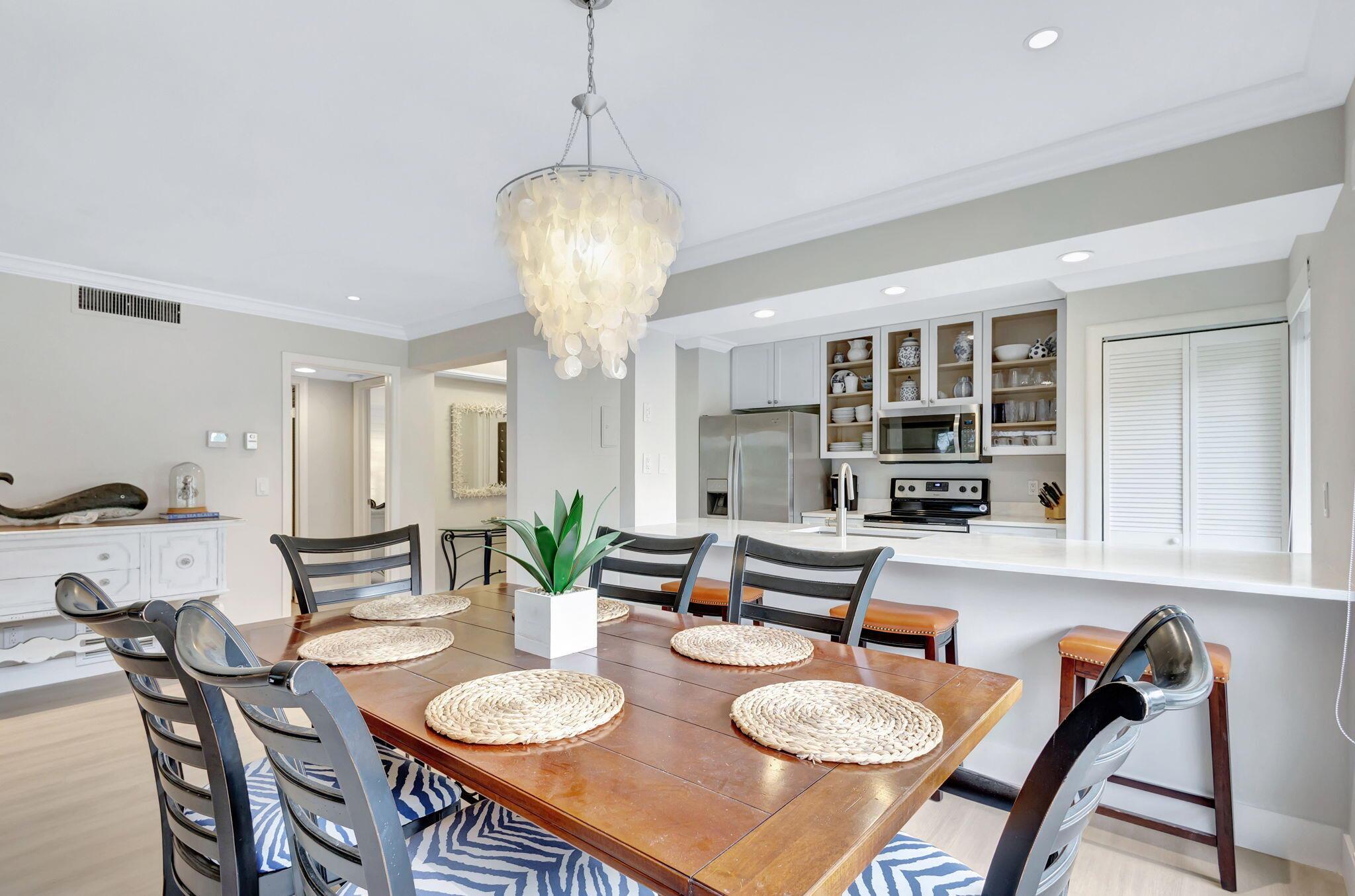 438 S Brackenwood Lane S