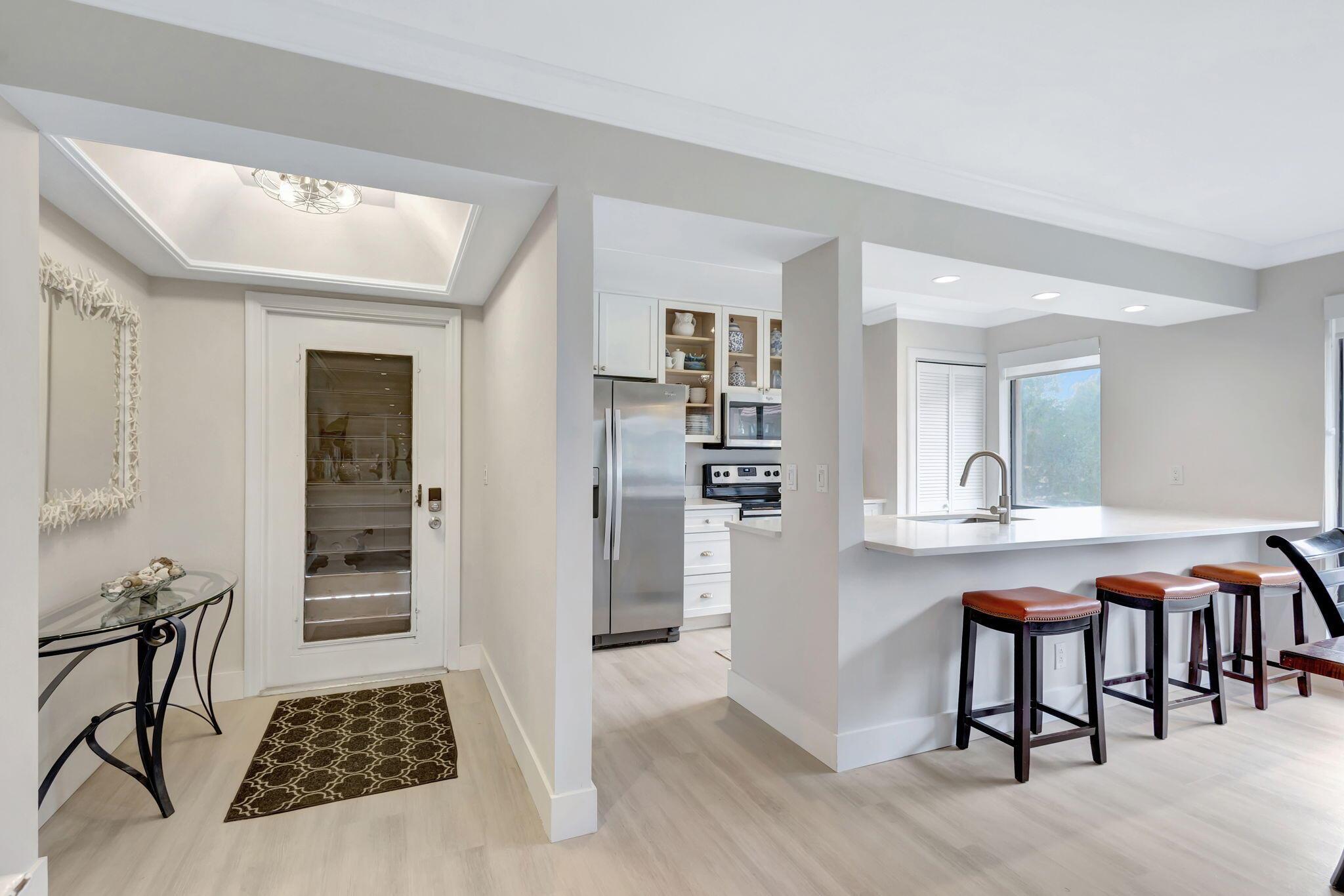 438 S Brackenwood Lane S