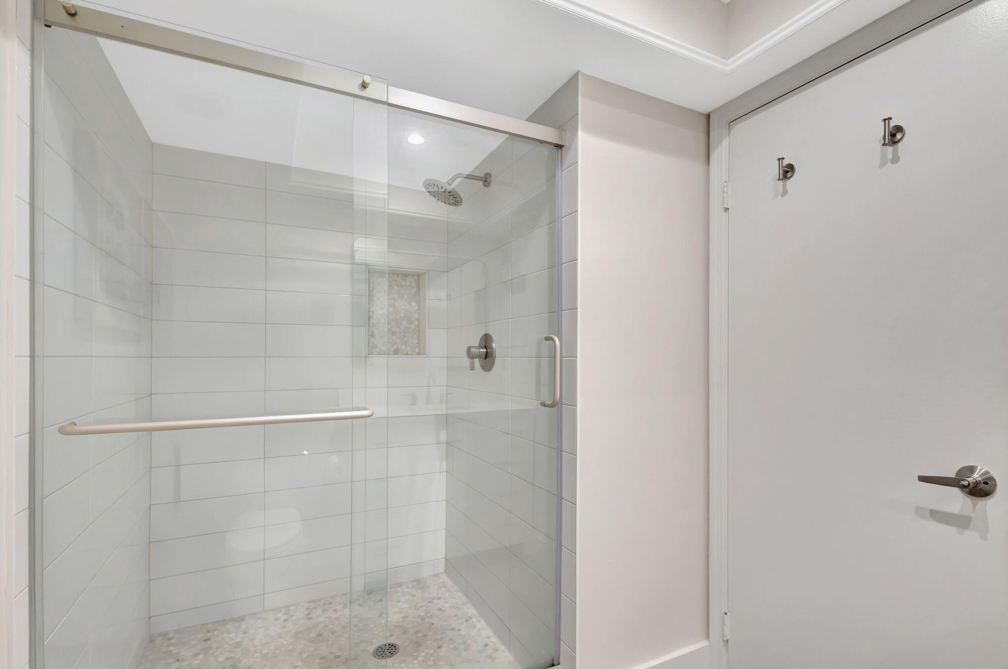 438 S Brackenwood Lane S