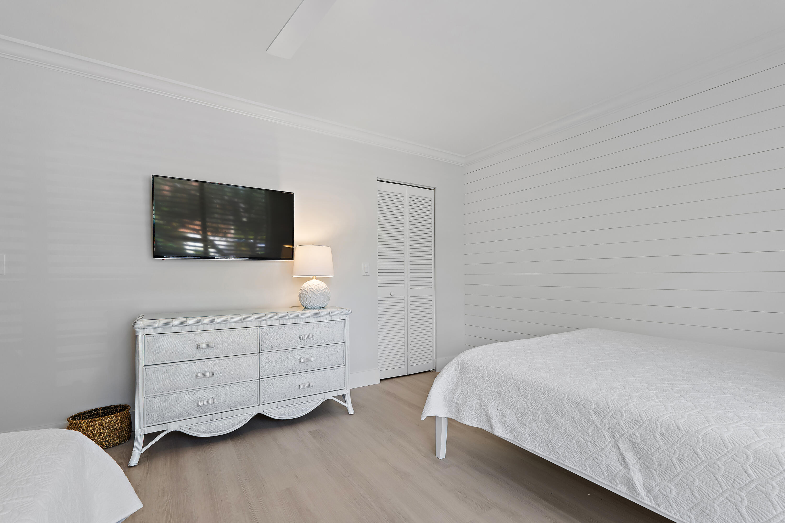 438 S Brackenwood Lane S