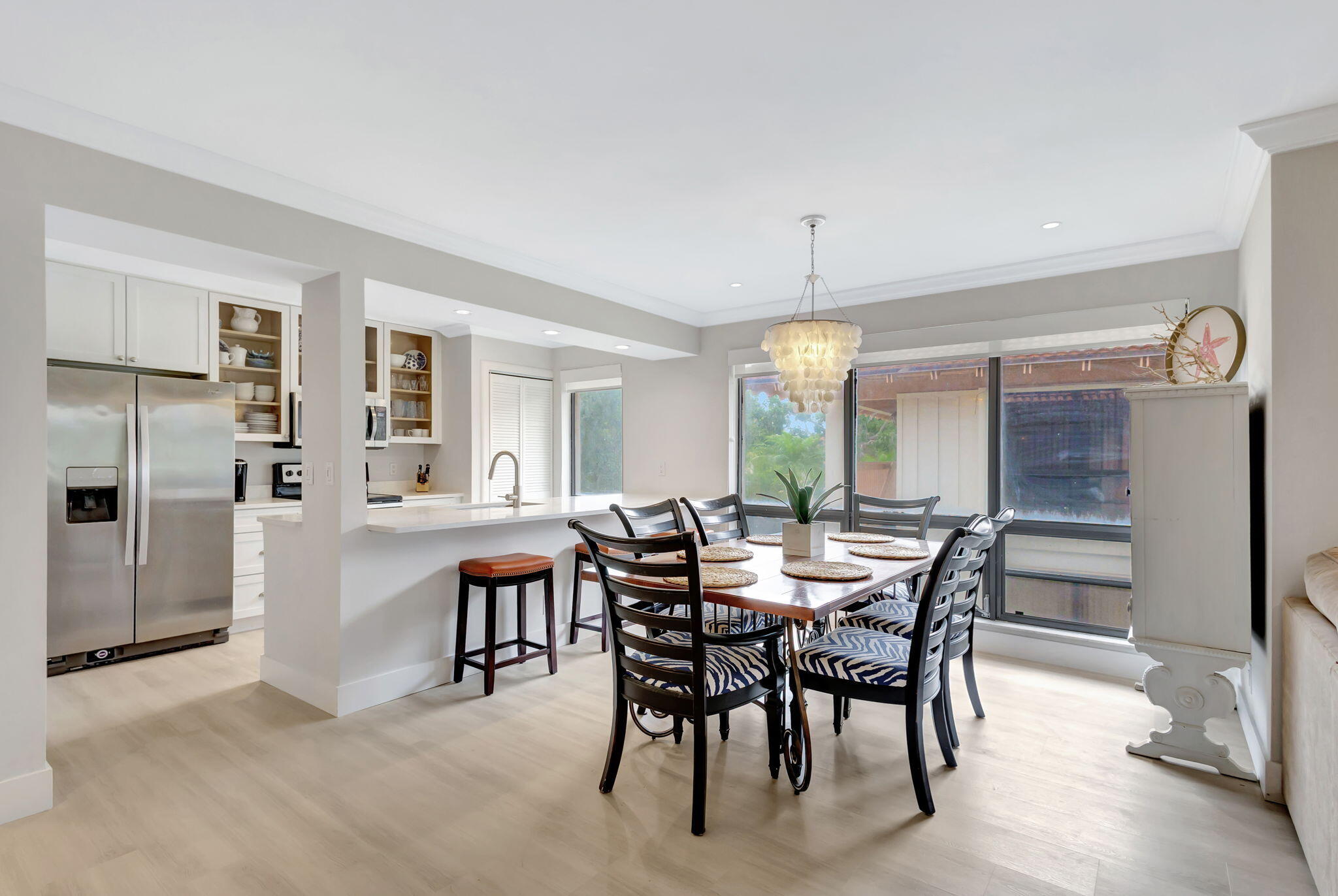 438 S Brackenwood Lane S