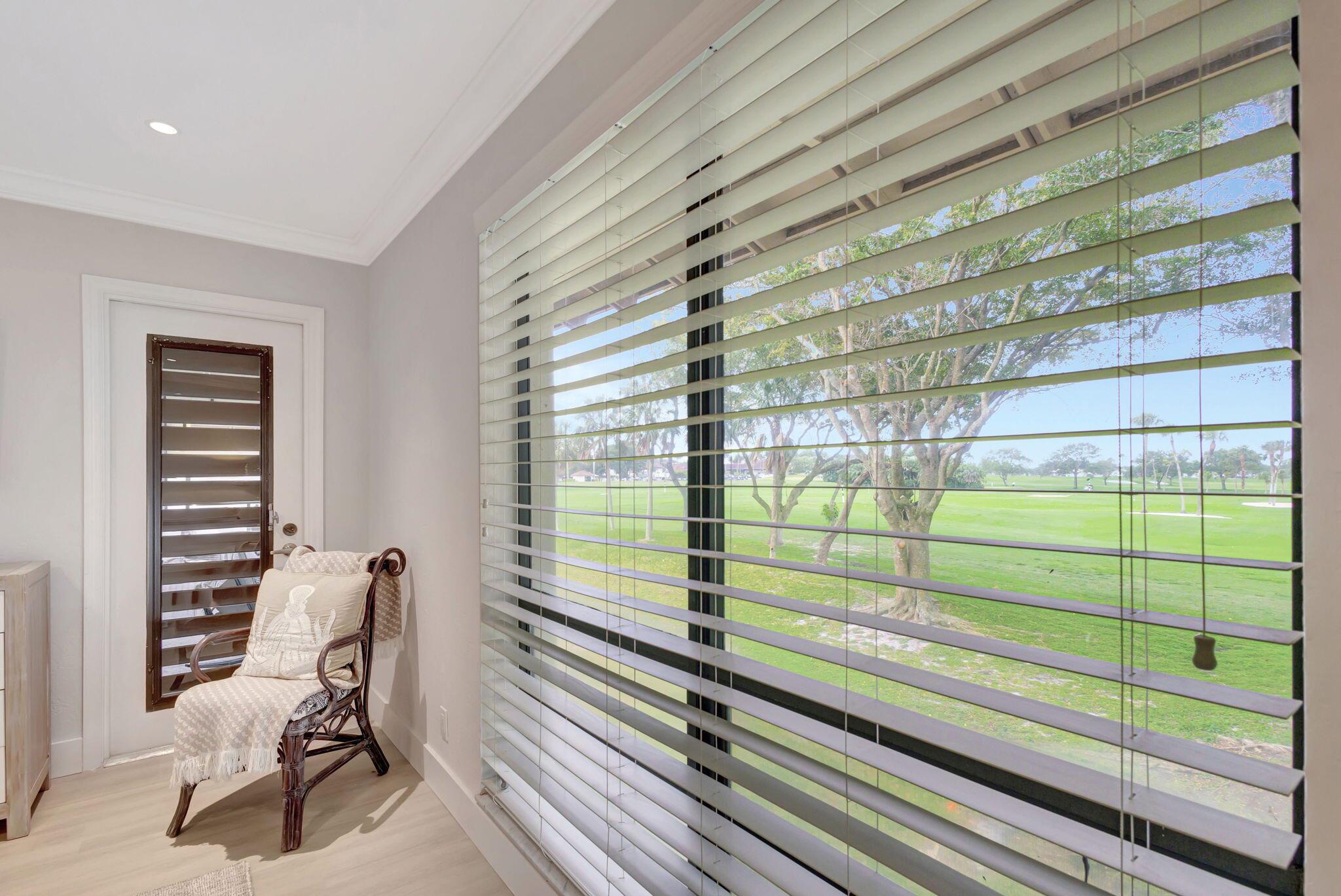 438 S Brackenwood Lane S