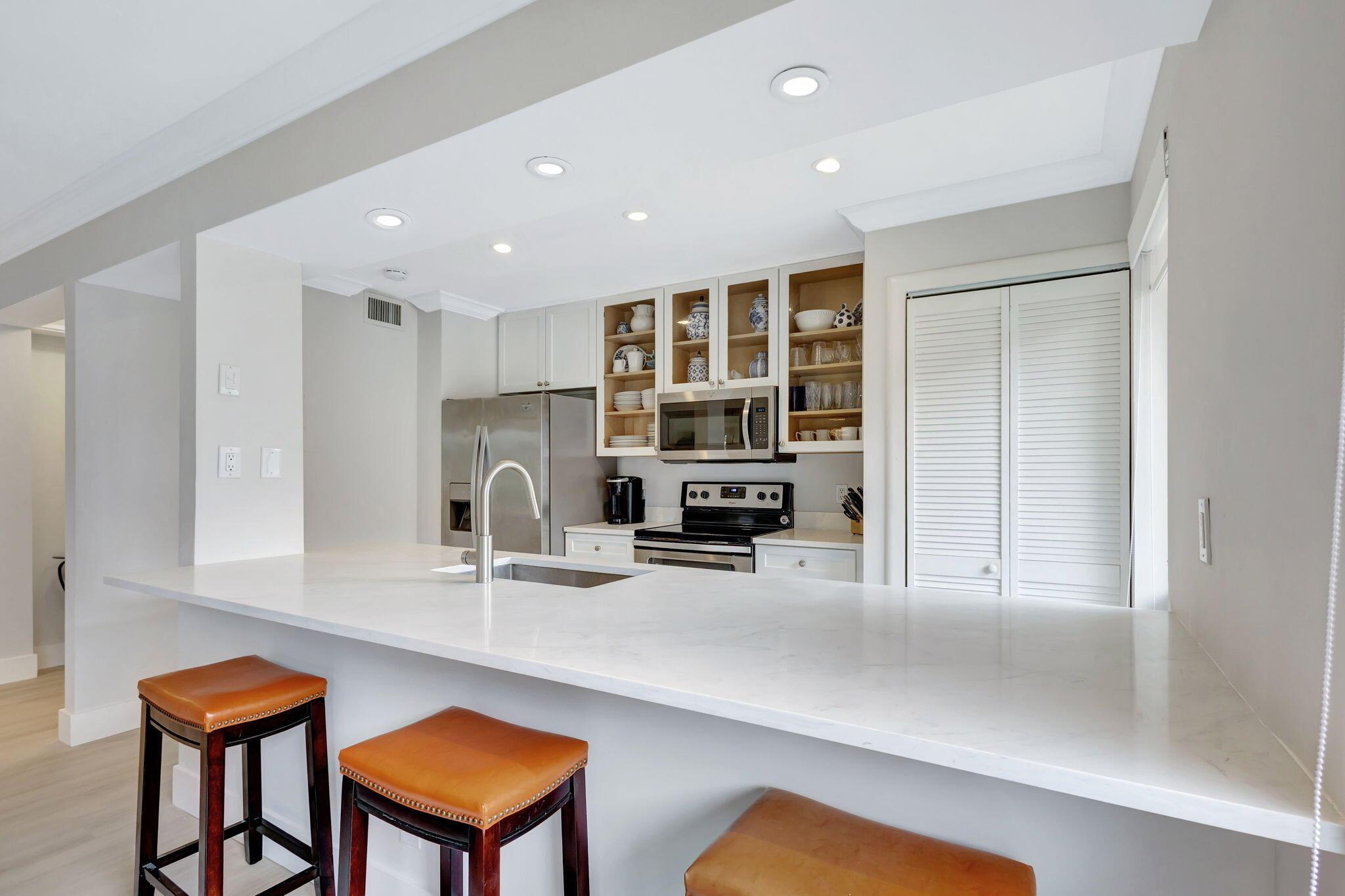 438 S Brackenwood Lane S