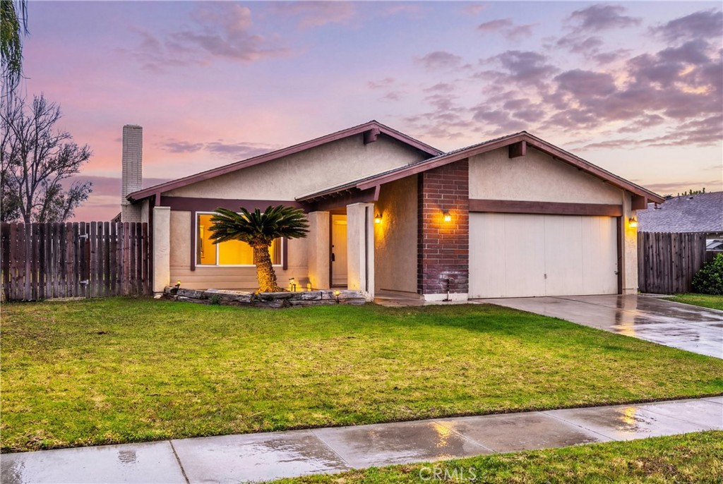 989 Oakdale