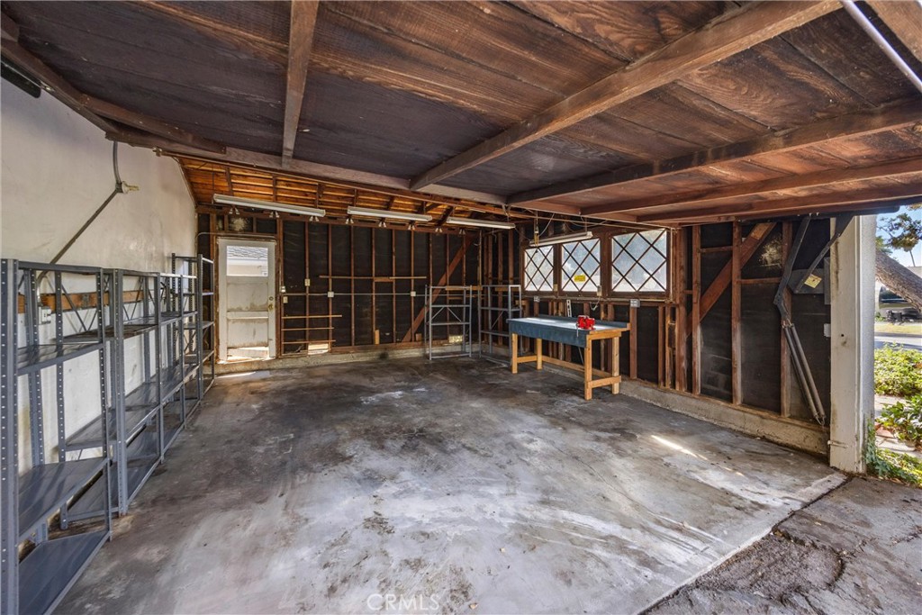 1056 Cerritos