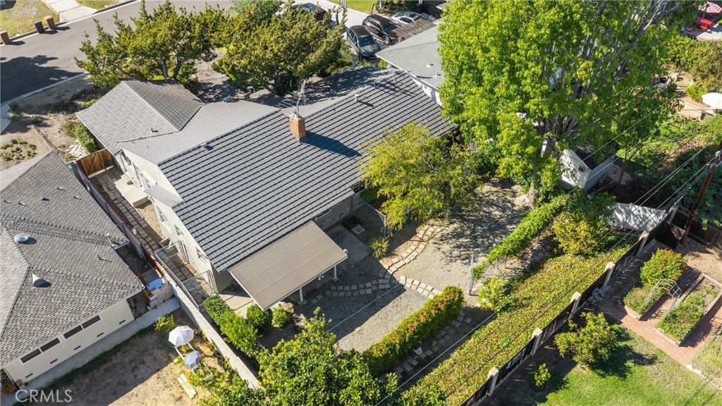 1056 Cerritos