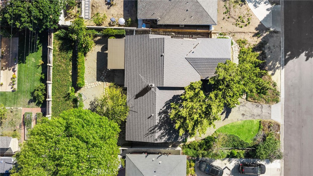 1056 Cerritos