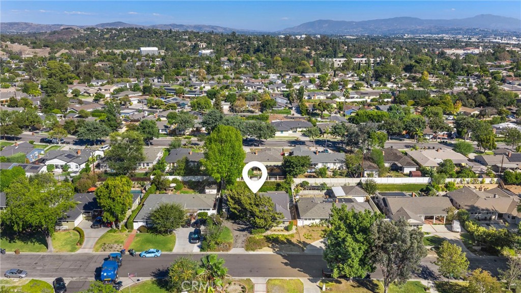1056 Cerritos