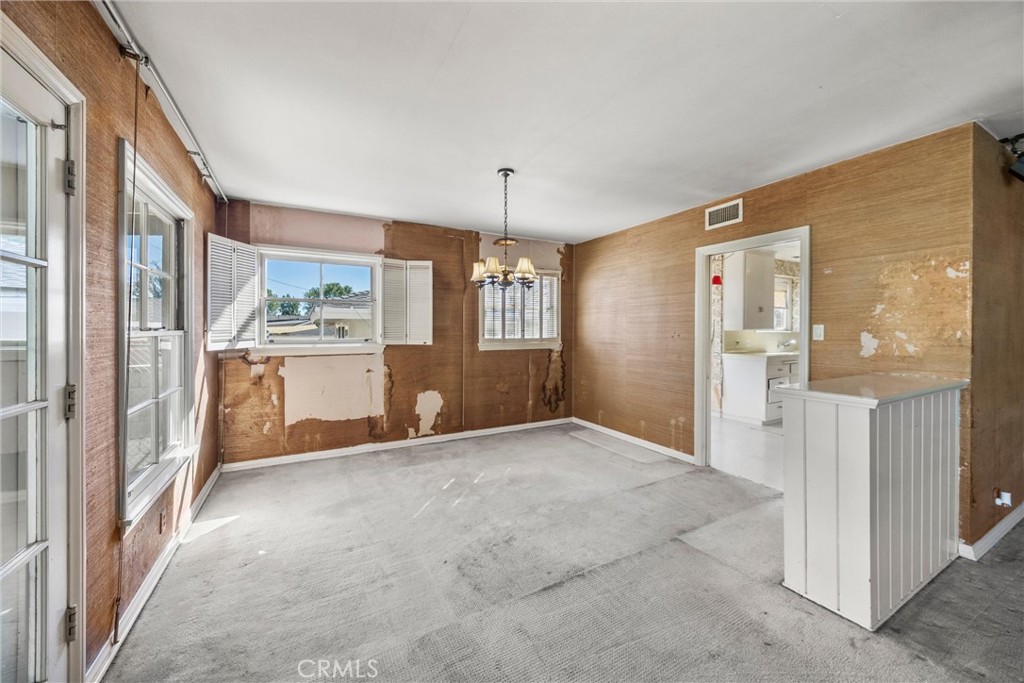 1056 Cerritos