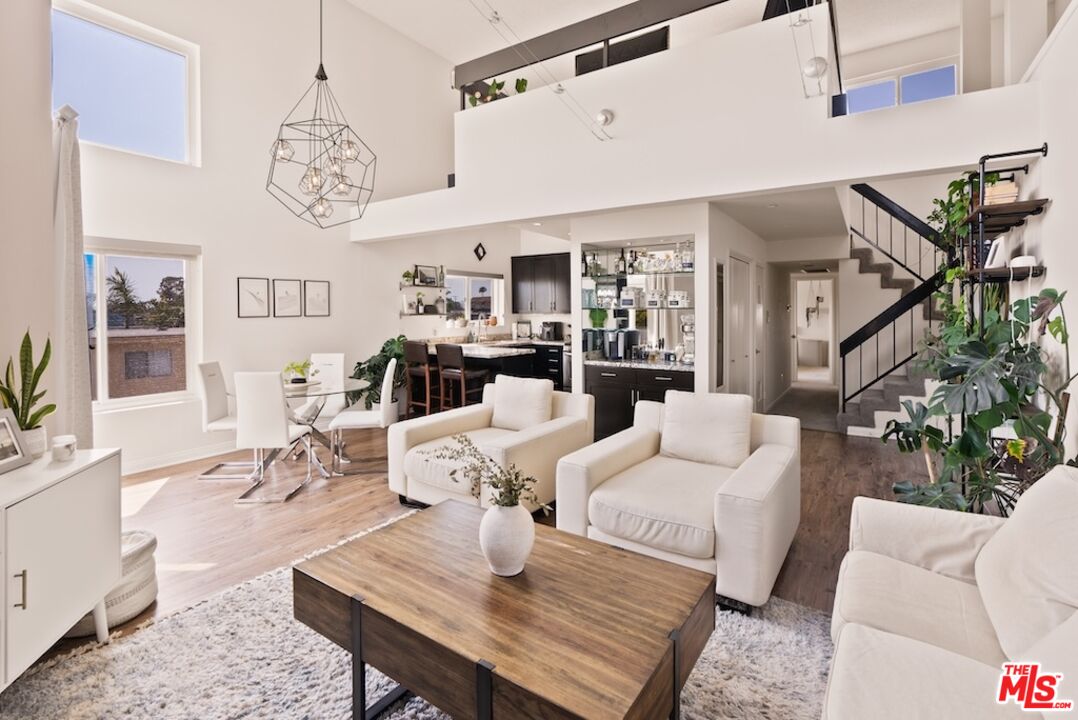 11938 Courtleigh Dr Unit: 7