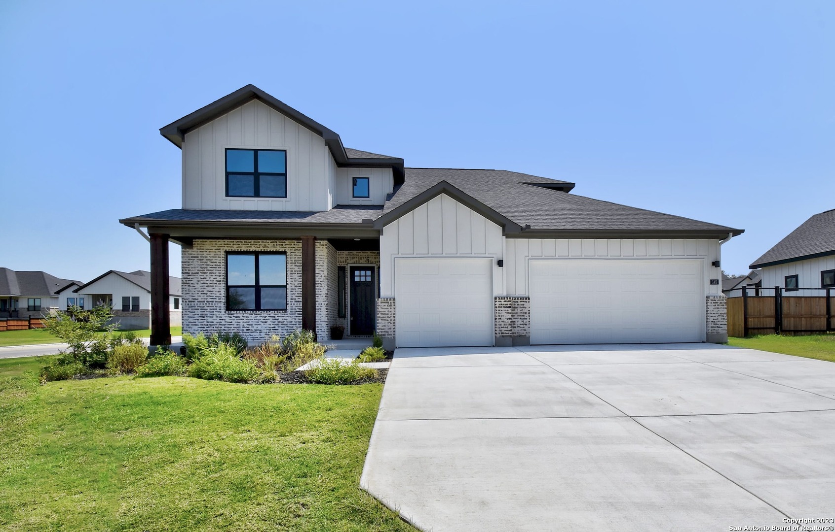 145 W Magnolia Circle