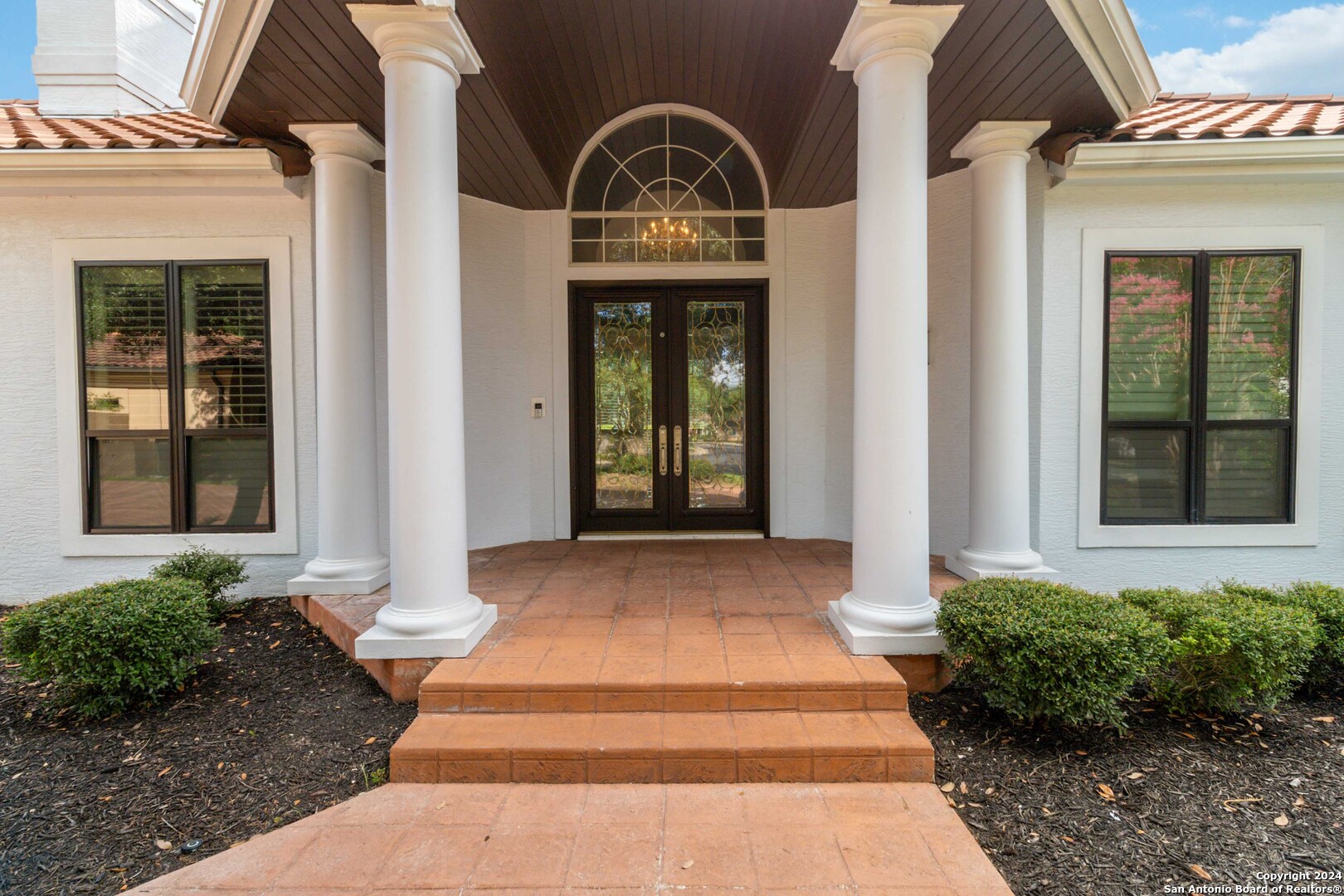 1 CLUBHOUSE GRN