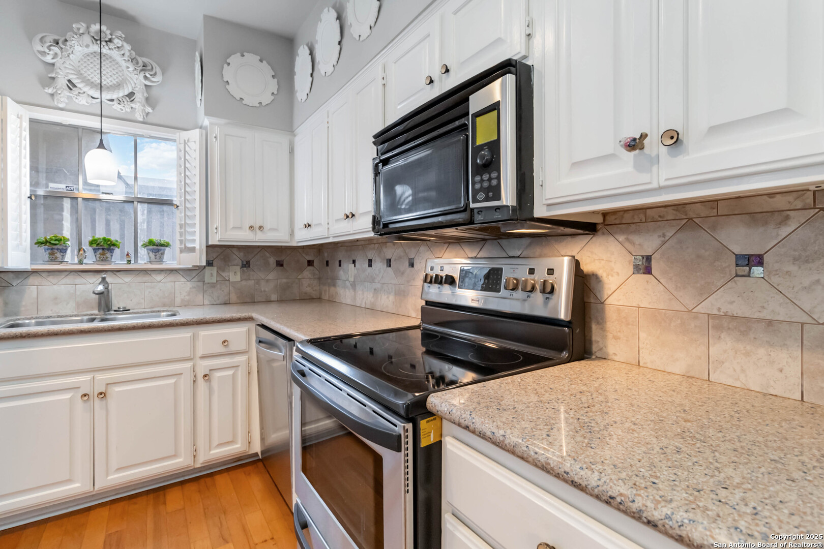 7731 Broadway 32F