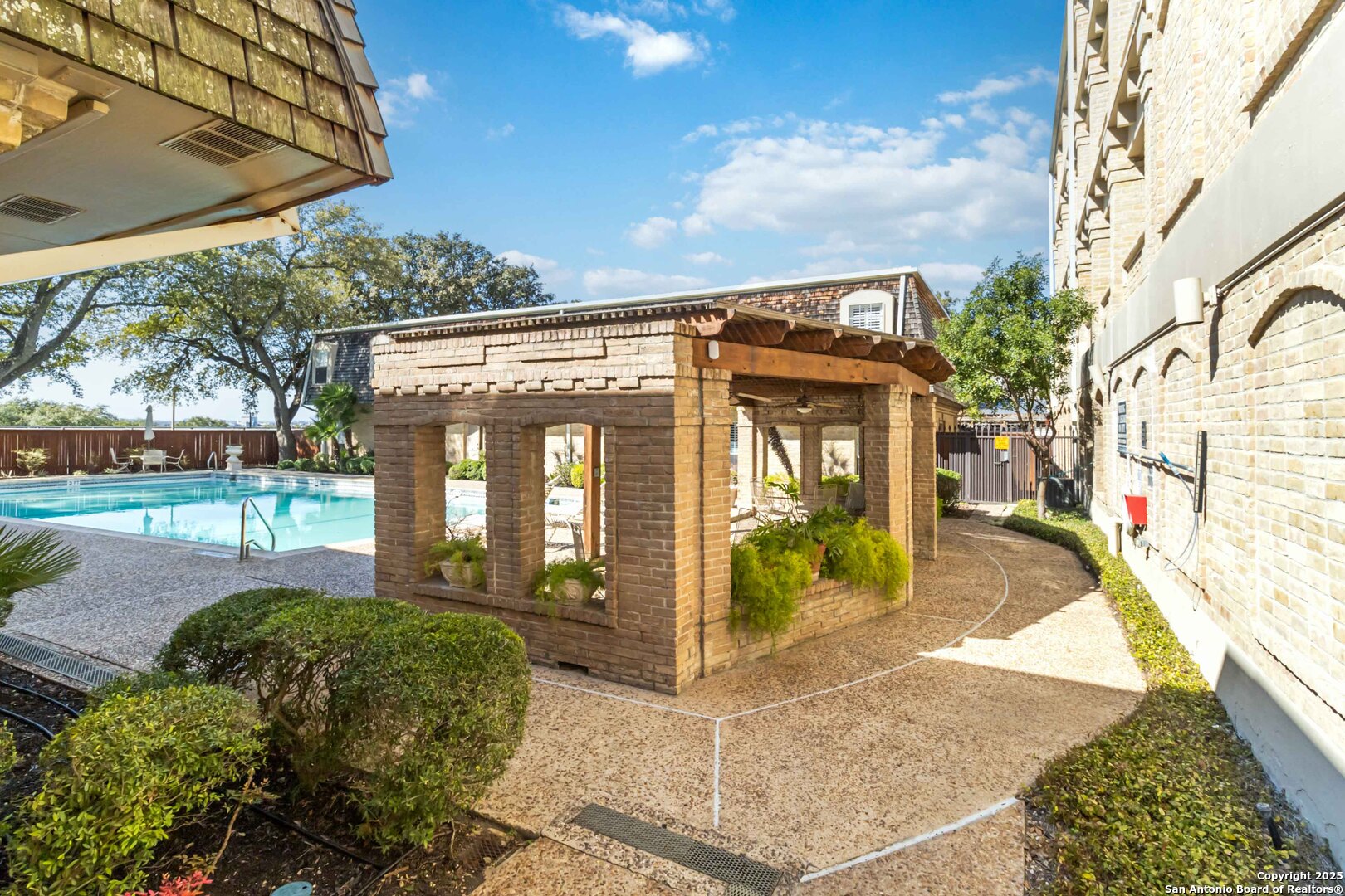 7731 Broadway 32F