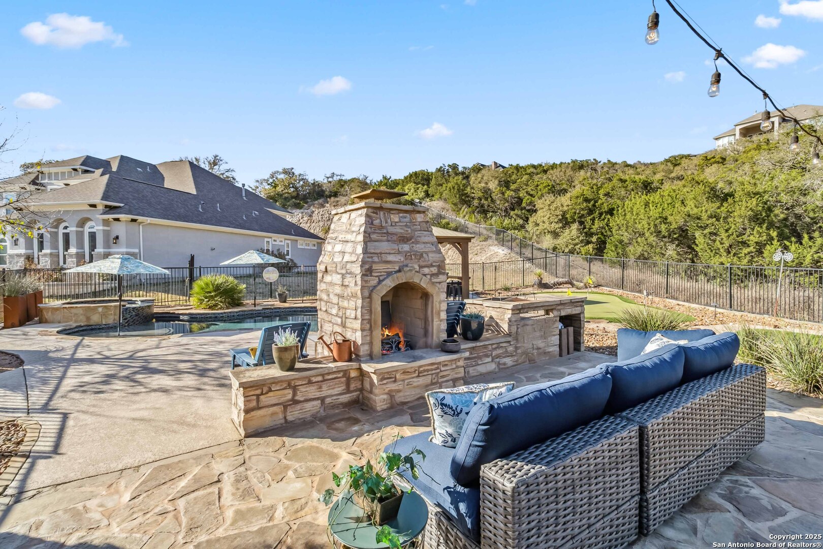18118 Resort View