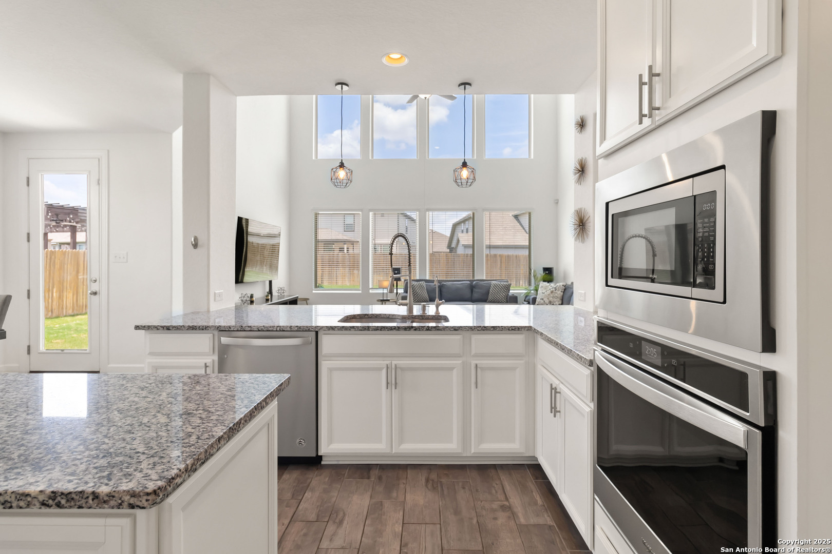 13917 Westbury Falls
