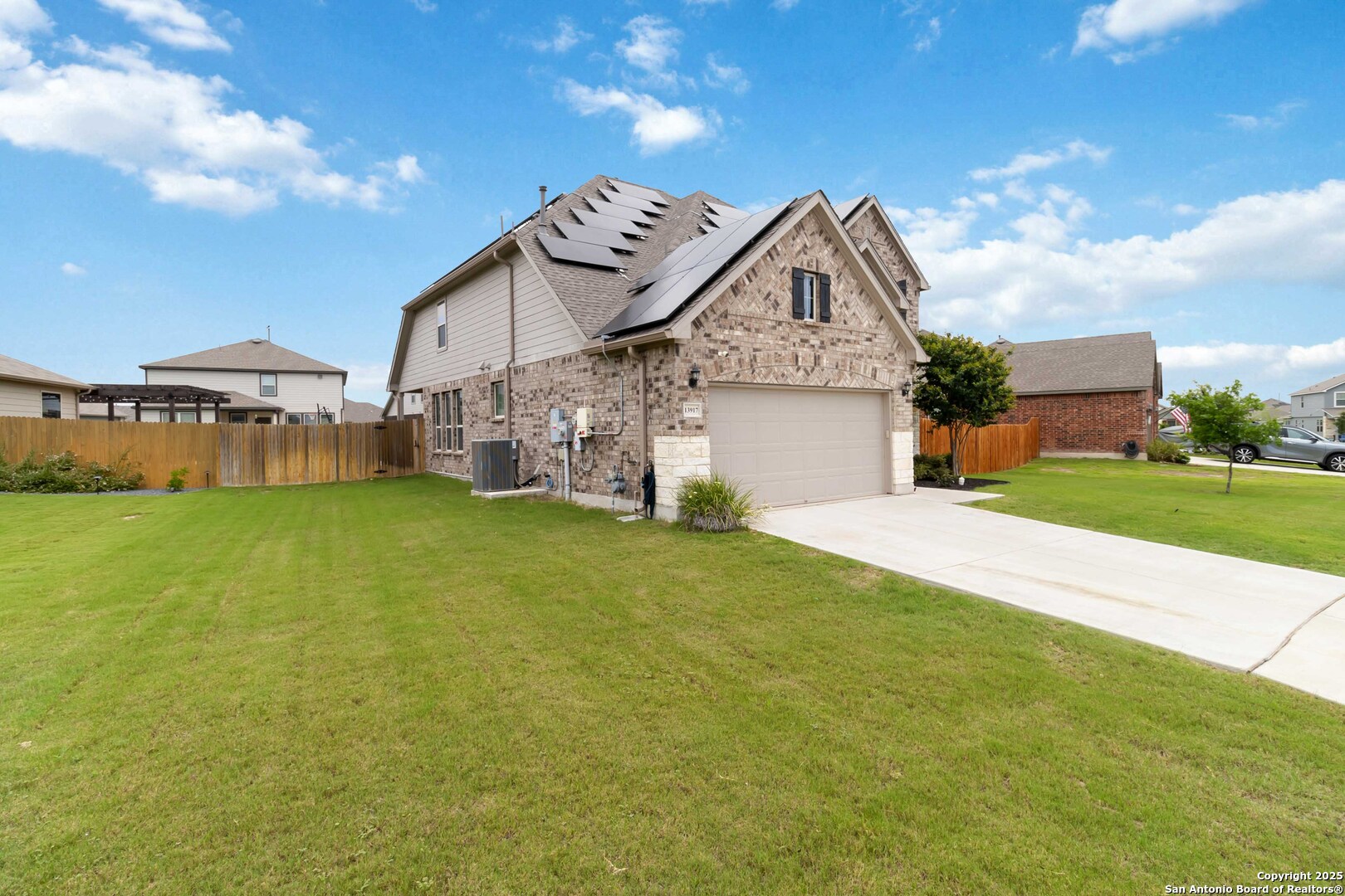 13917 Westbury Falls