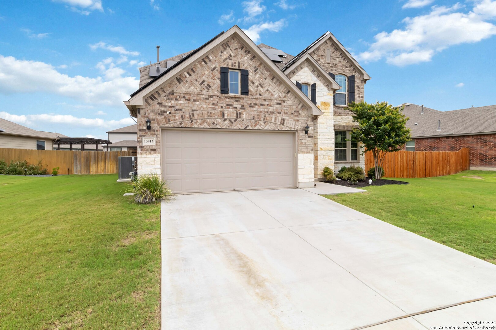13917 Westbury Falls