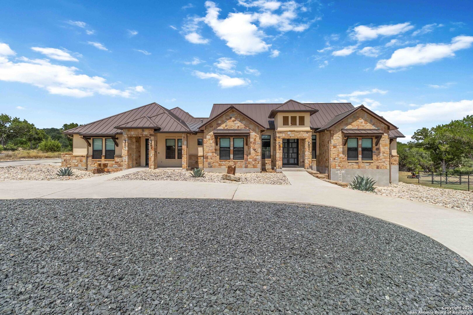 5716 Dry Comal