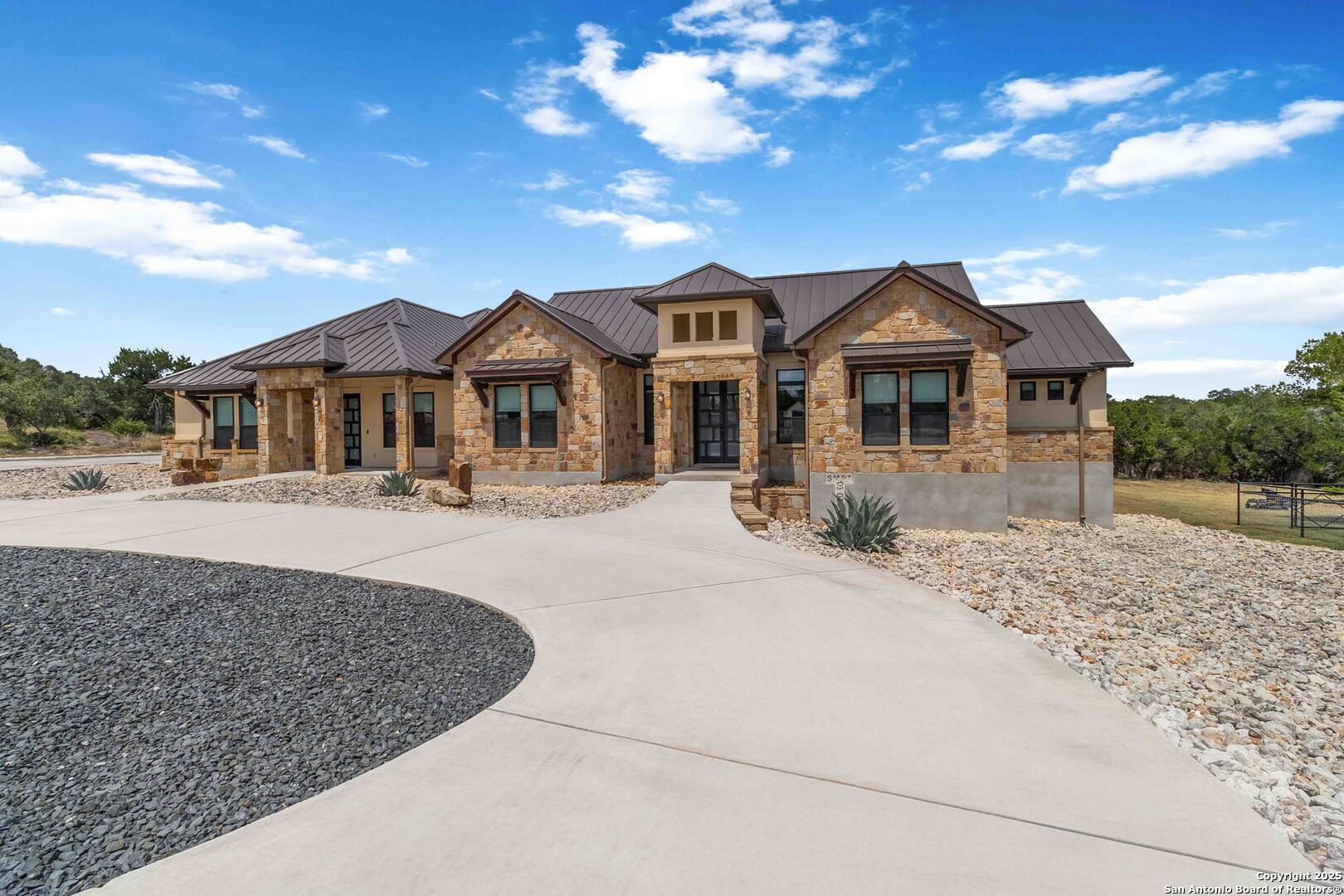 5716 Dry Comal