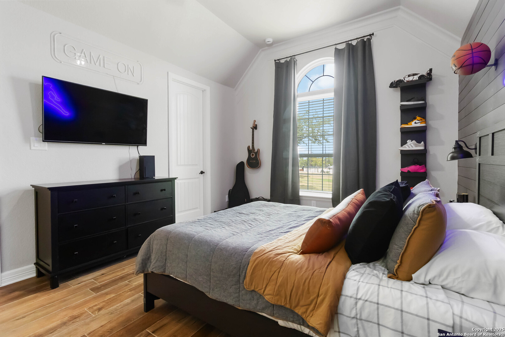 1012 Rivers Peak