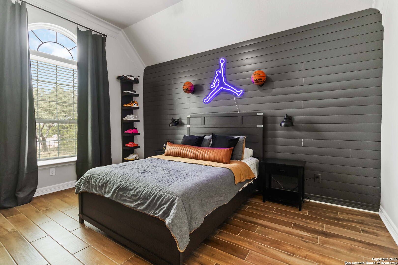 1012 Rivers Peak