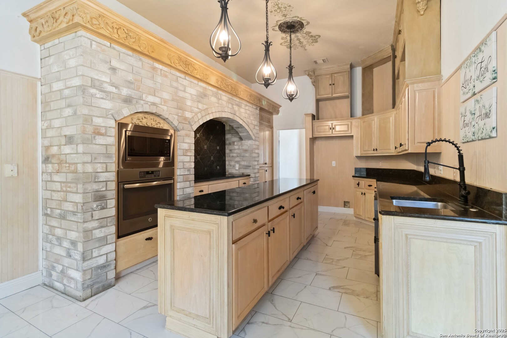 519 Mission Viejo