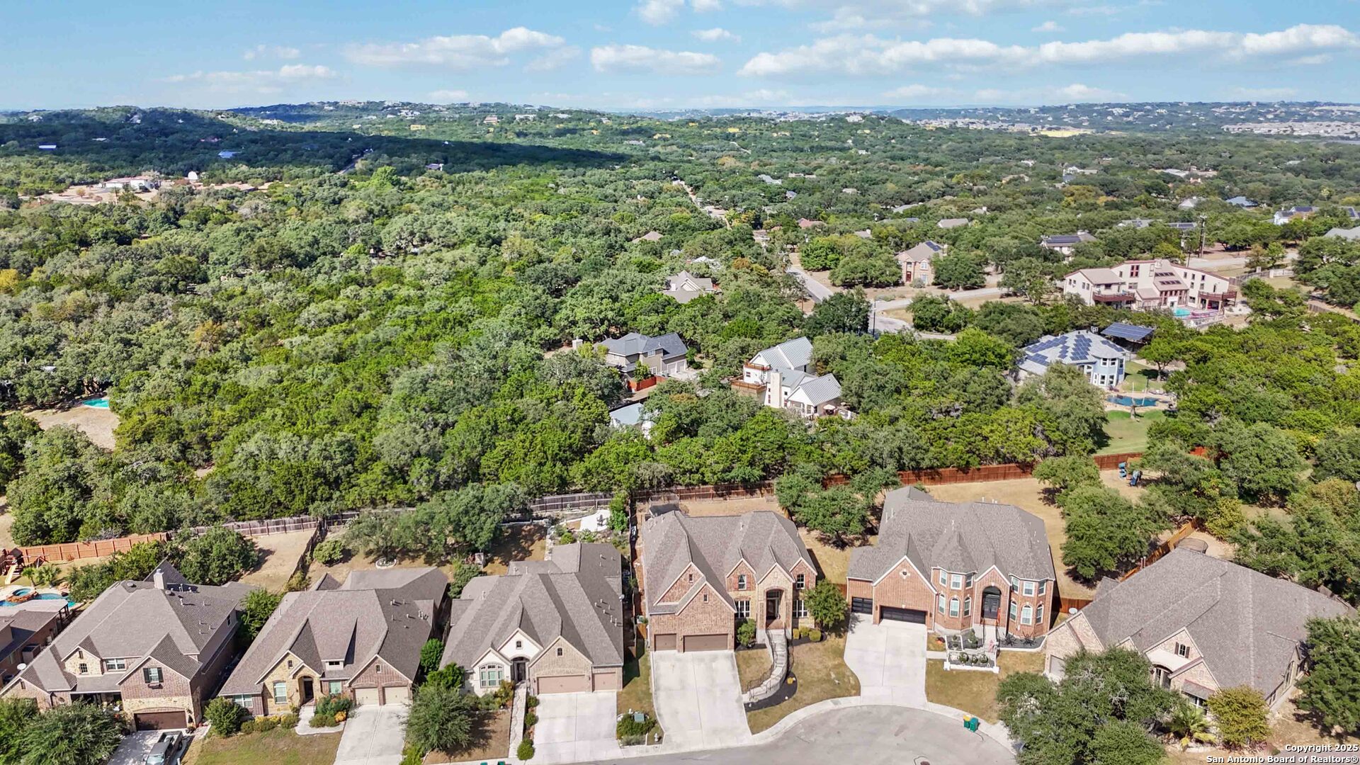 8905 Soaring Oak