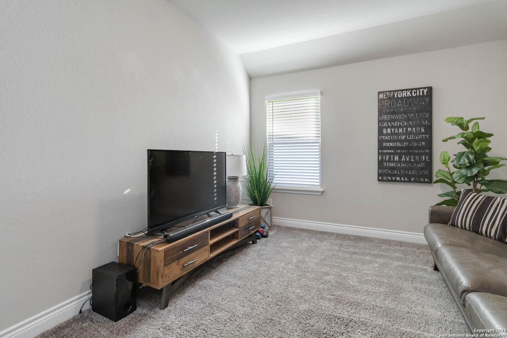 1030 Cadogan Squire