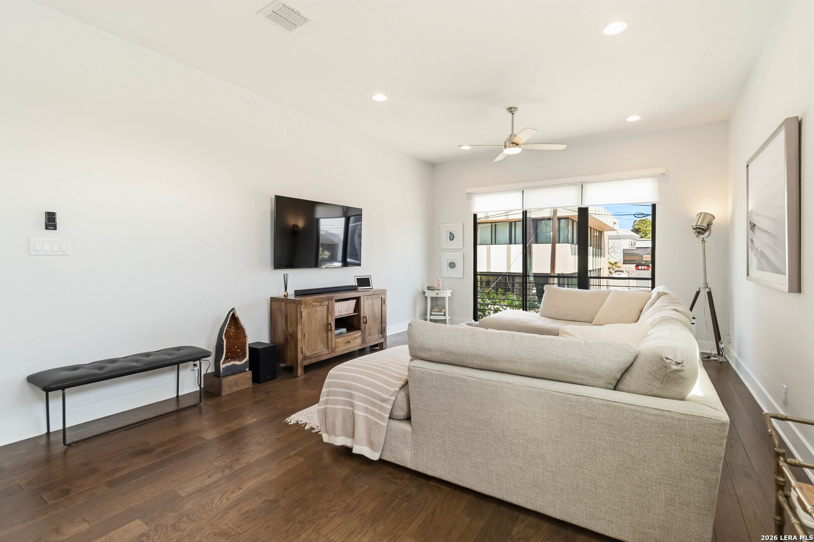 303 W Cypress Unit 101