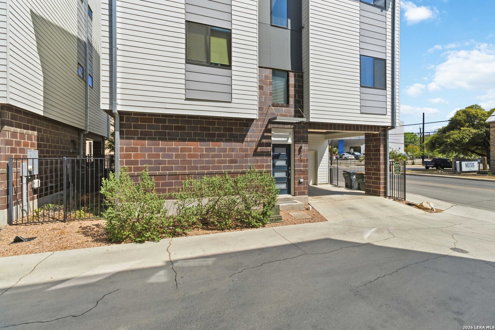 303 W Cypress Unit 101