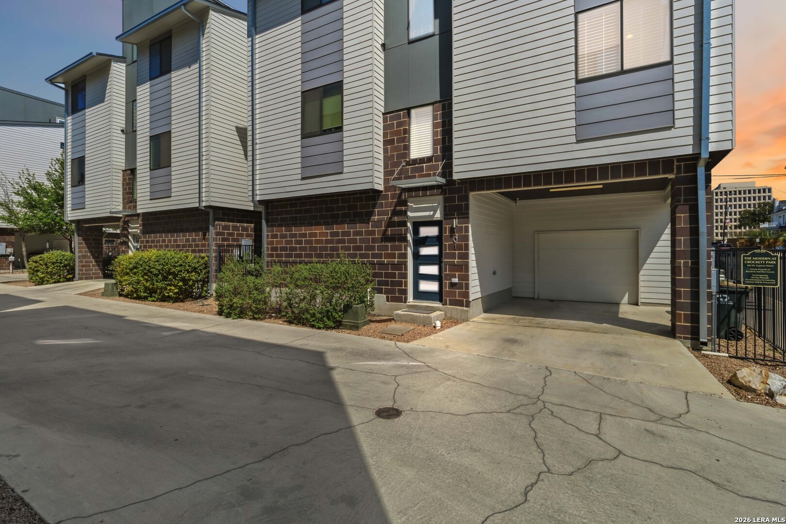 303 W Cypress Unit 101