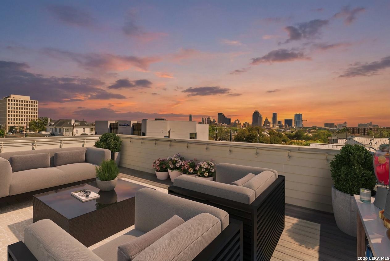 303 W Cypress Unit 101