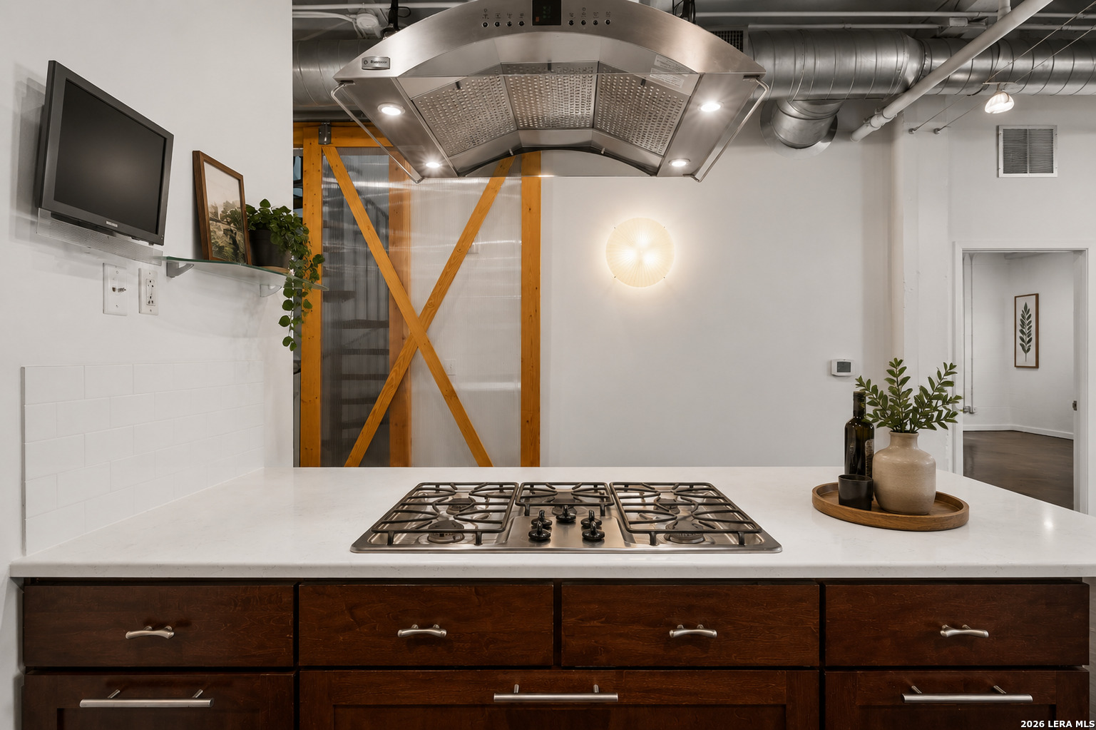 1339 S Flores 203