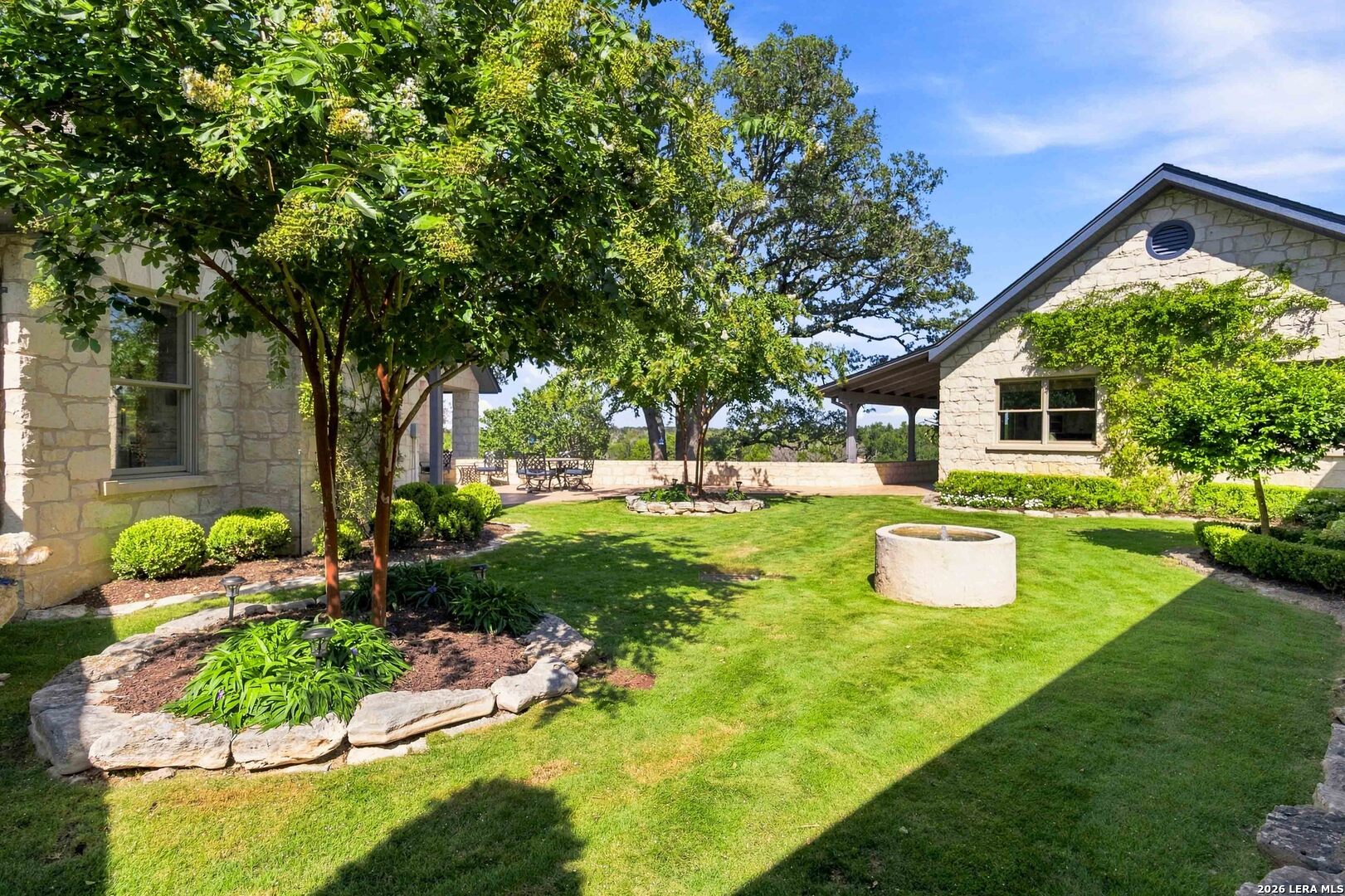 160 LIVE OAK LN