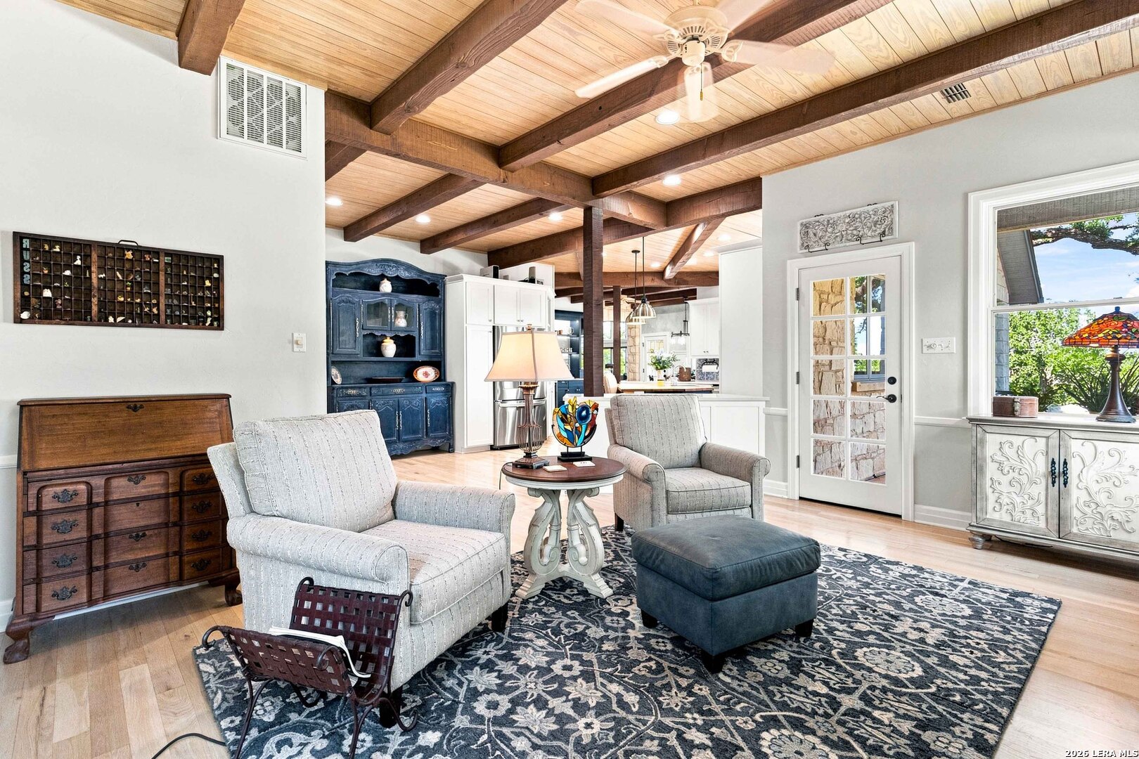 160 LIVE OAK LN
