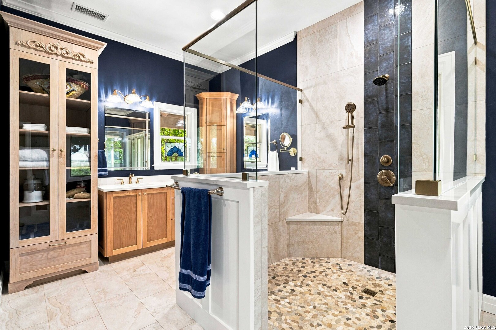 160 LIVE OAK LN