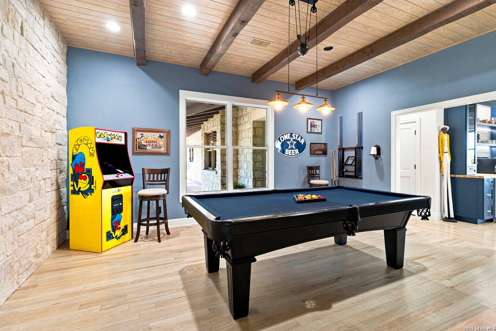 160 LIVE OAK LN