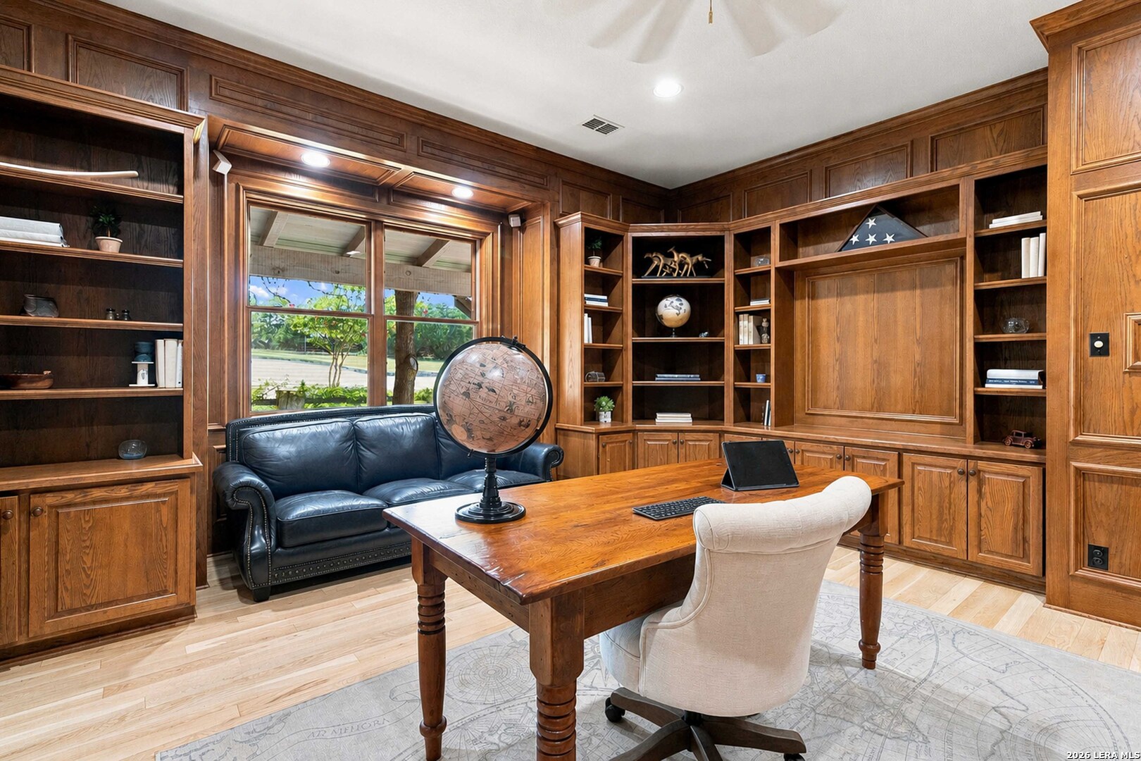 160 LIVE OAK LN
