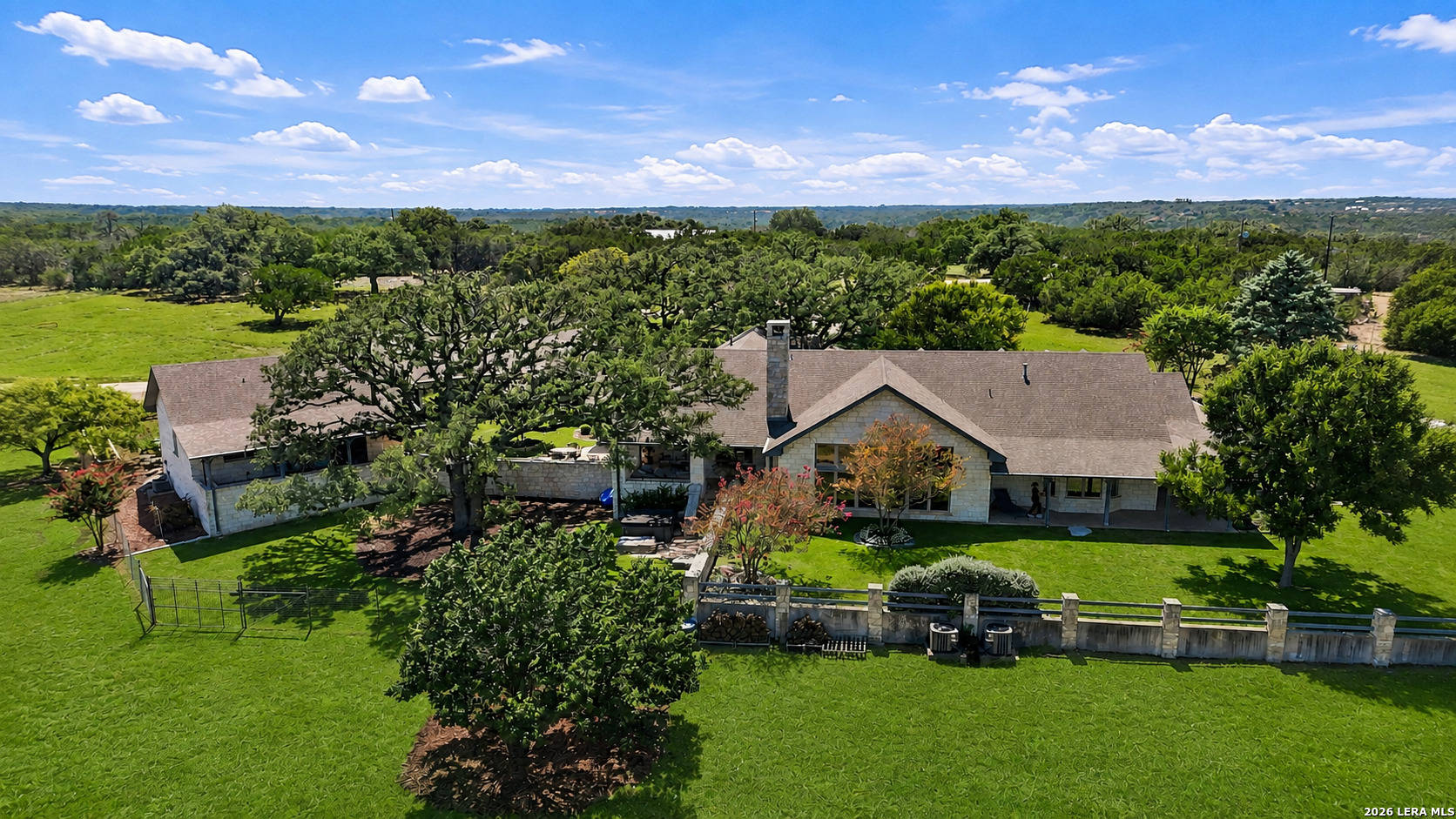 160 LIVE OAK LN