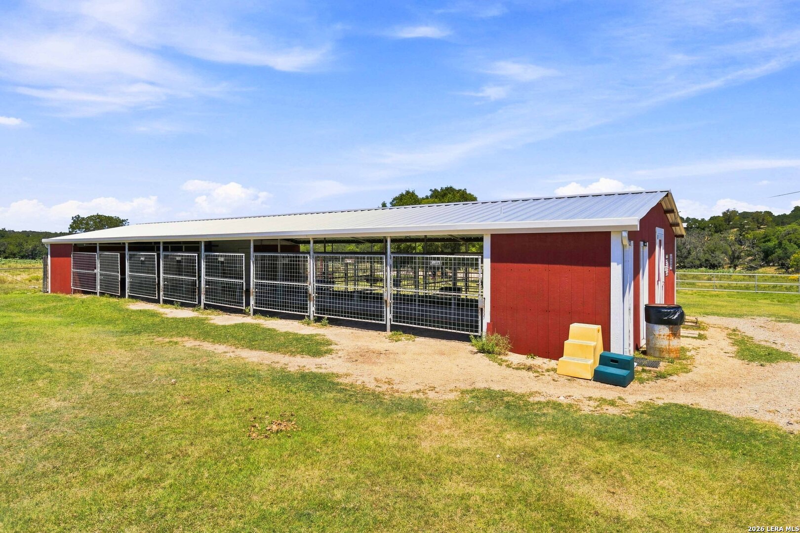 160 LIVE OAK LN