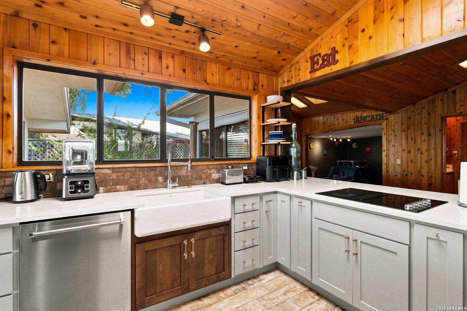 2988 COLLEEN DR