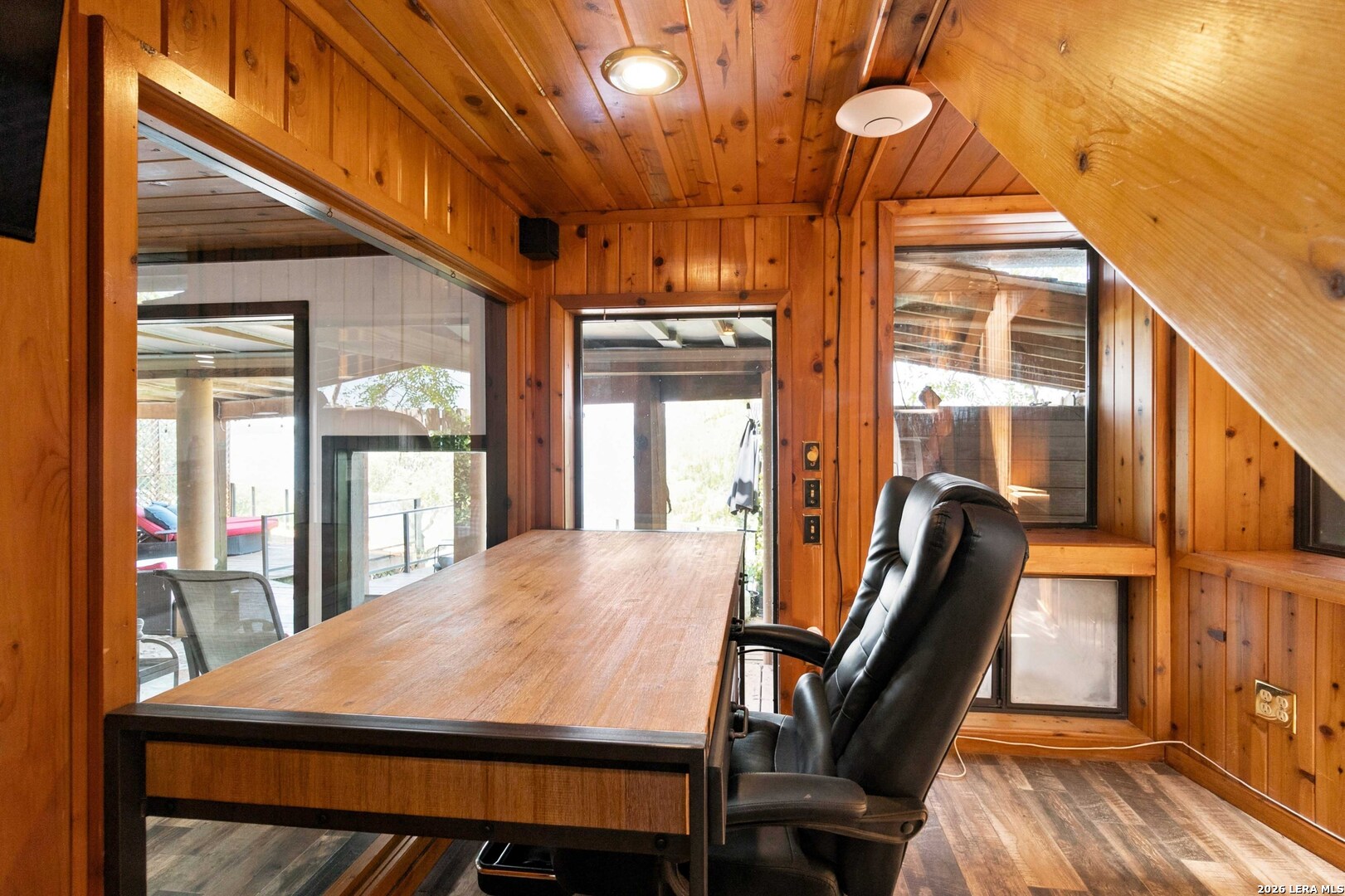 2988 COLLEEN DR
