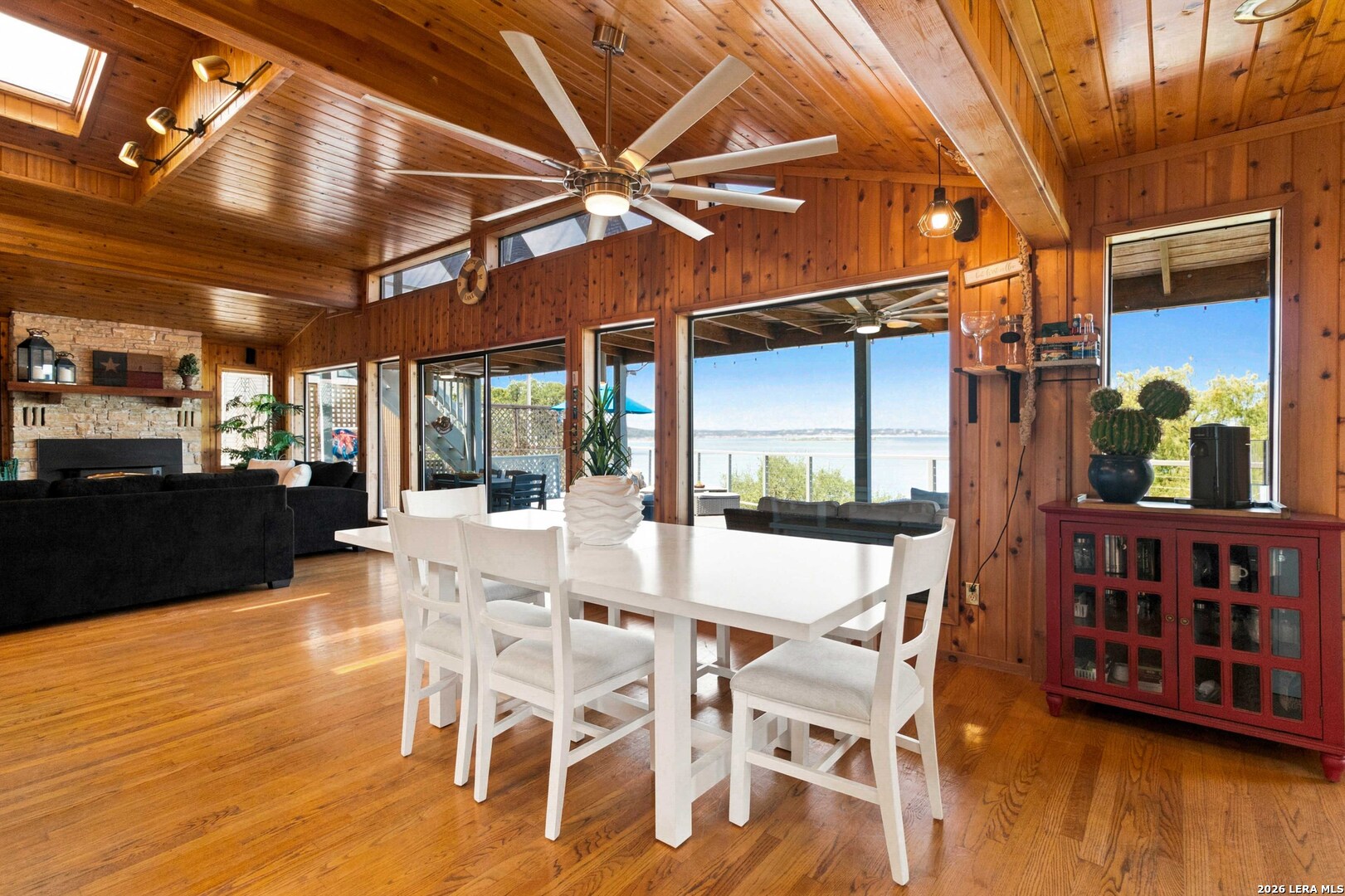 2988 COLLEEN DR