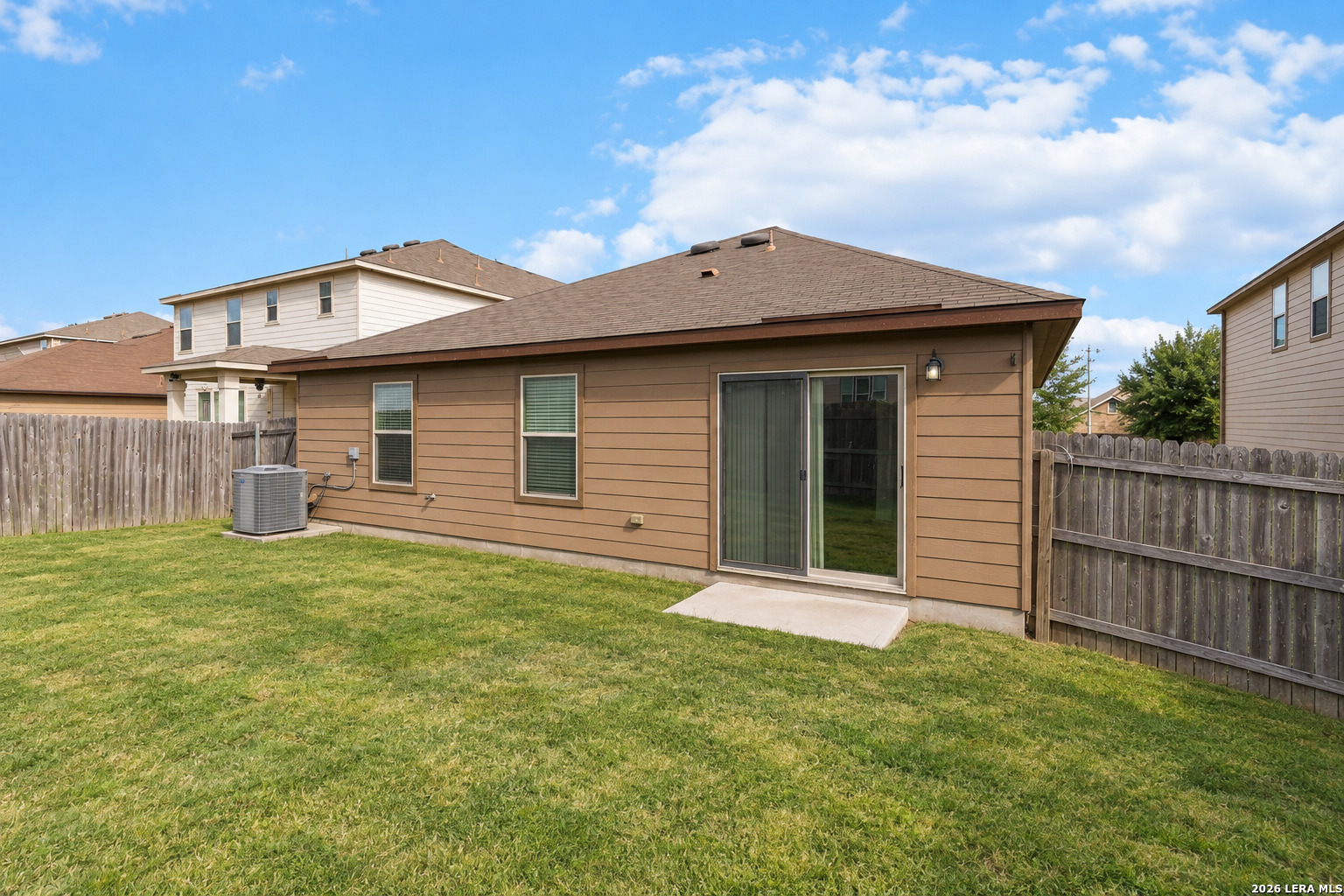 112 HINGE CHASE