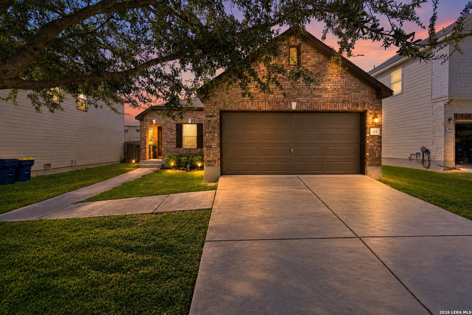 112 HINGE CHASE