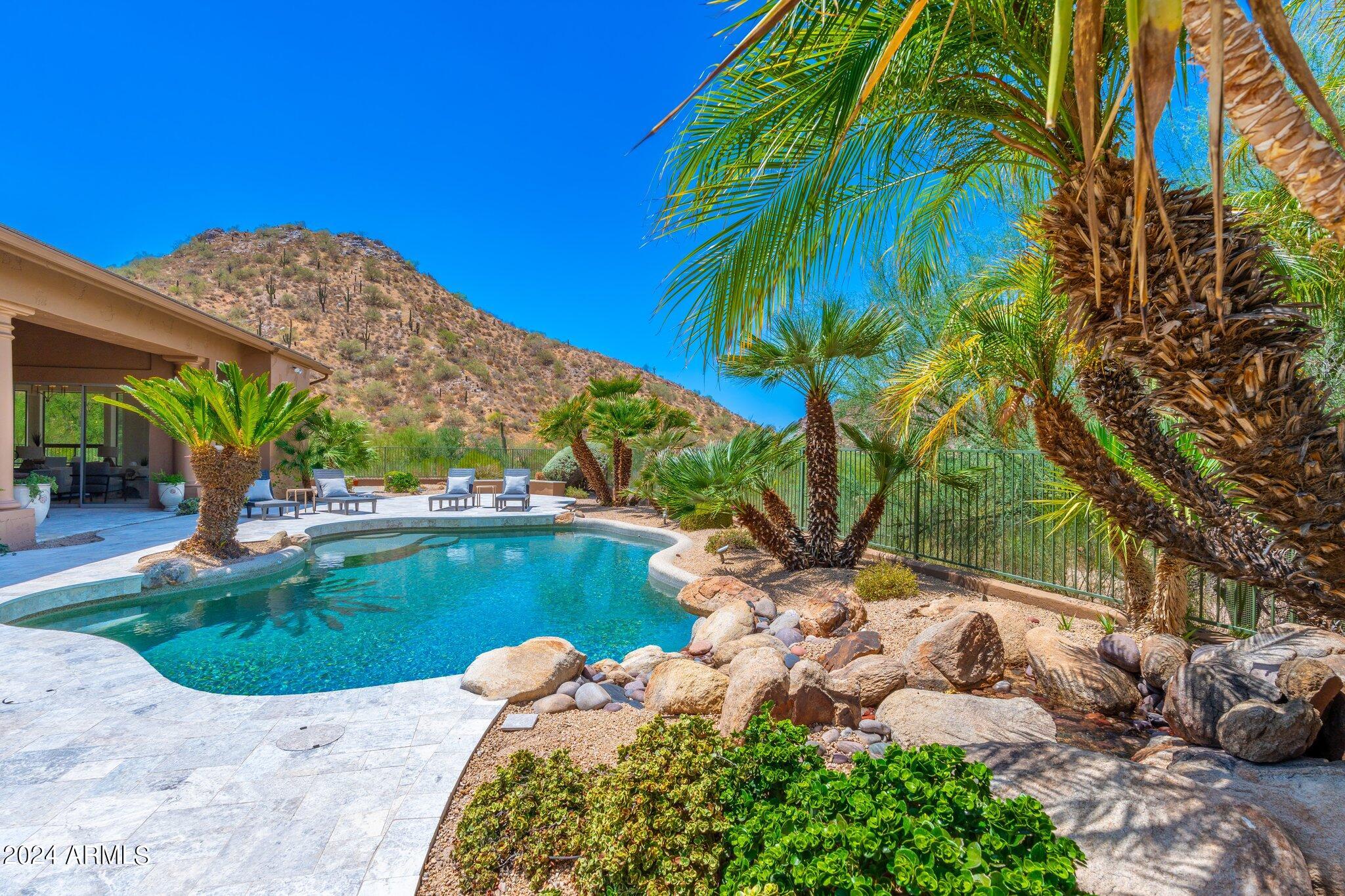 11696 E SAND HILLS Road
